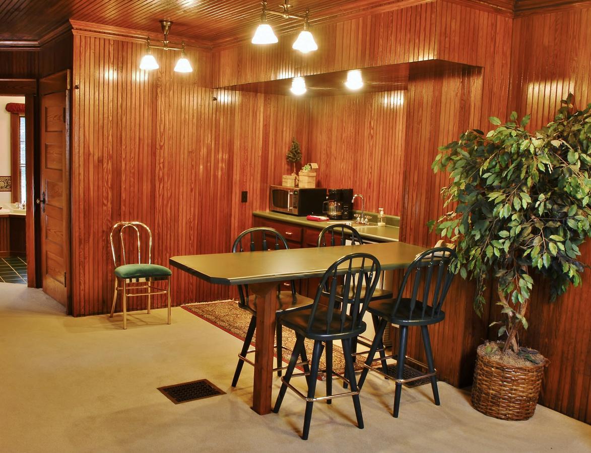 Arbor Hill Inn La Porte Ngoại thất bức ảnh